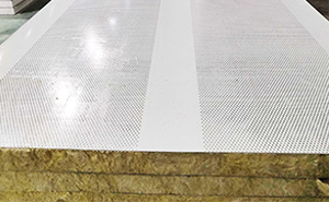 沖孔吸音夾芯板技術(shù)創(chuàng)新引領(lǐng)行業(yè)變革，降噪效果顯著提升